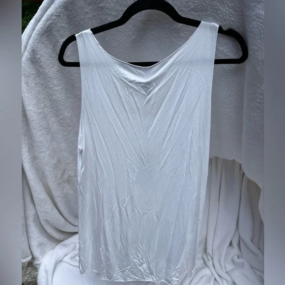 Venti6 simple‎ white tank top size large - Picture 2 of 6